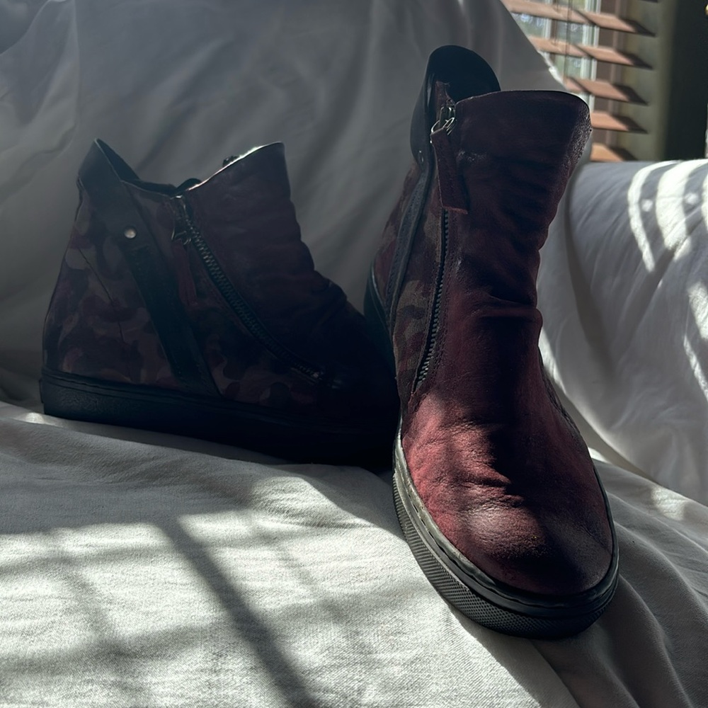 Mix Mooz Camo Ankle Boots, diagonal zip